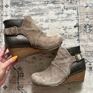Dansko Shirley wedge booties size 38